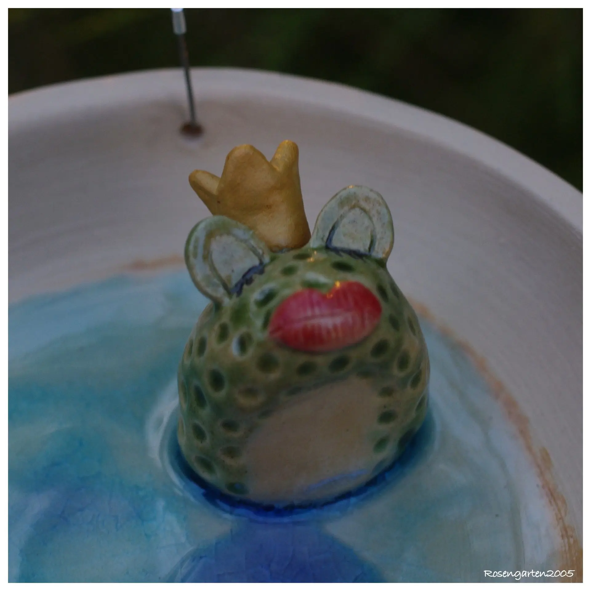 Insektentränke Insektentränke Froschkönig