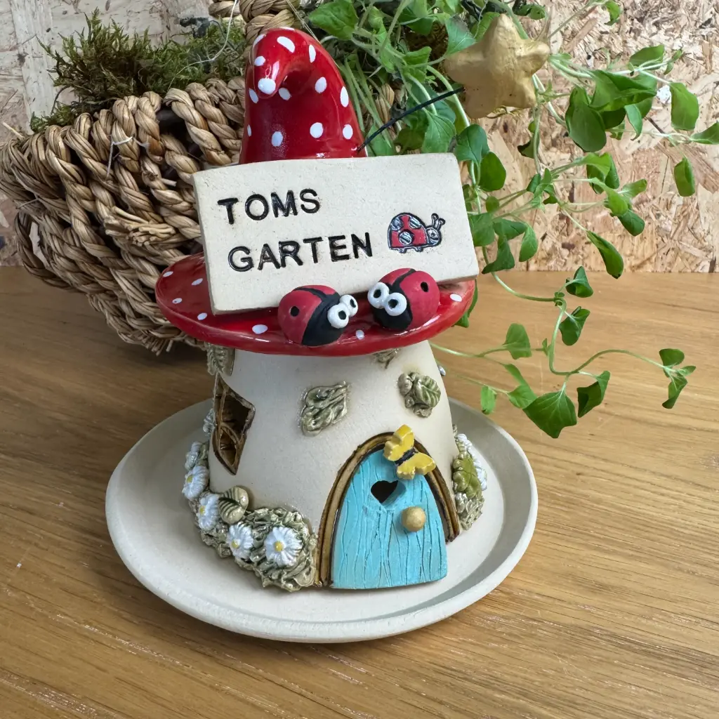 Elfenhaus mit Fliegenpilzdach – handgemachtes Lichterhäuschen für Kerstin