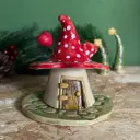 Räucherhäuschen Fliegenpilz mit Herz – handgemachte Keramik, märchenhafte Winterdeko